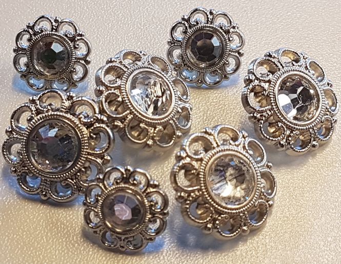 Hovedbilde Strass knapp stor
